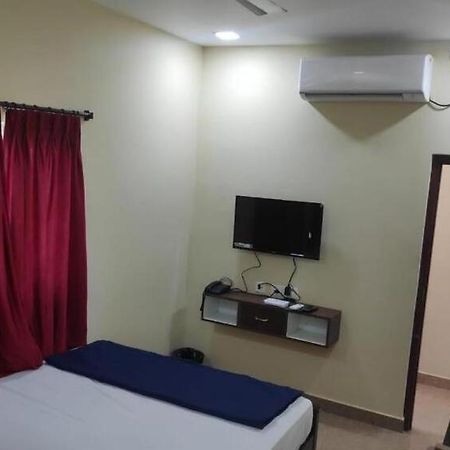 Dream Stay Guest House 蓬蒂切里 外观 照片