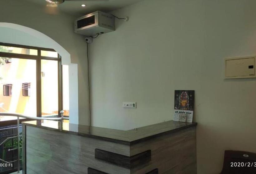 Dream Stay Guest House 蓬蒂切里 外观 照片